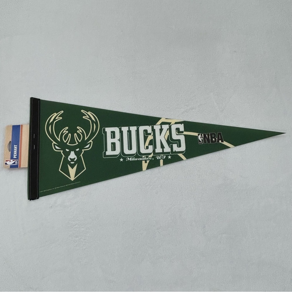 Milwaukee Bucks NBA Basketball WinCraft Classic Felt Pennant Banner Flag 30x12